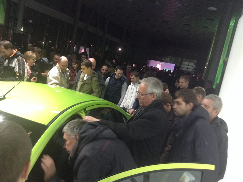 За 2,5 часа было продано больше 260 LADA Vesta LADA_Vesta_lime.jpg