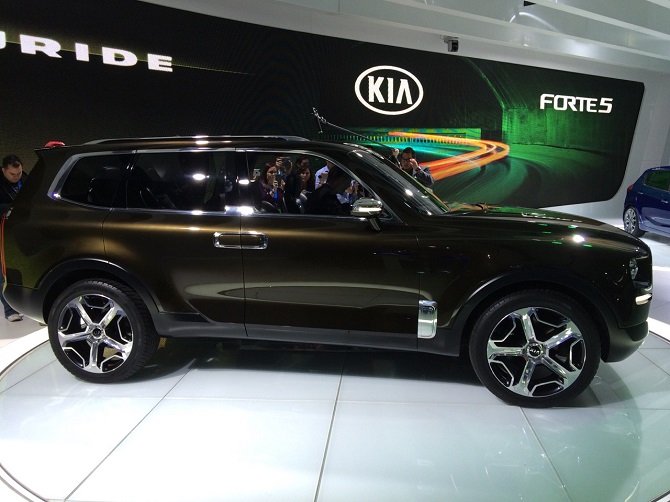 KIA Telluride.jpg KIA Telluride.jpg