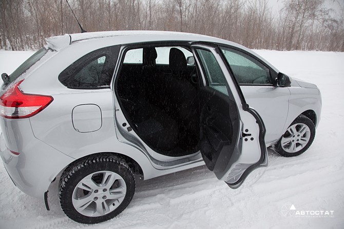 LADA_XRAY_задняя дверь.jpg LADA_XRAY_задняя дверь.jpg