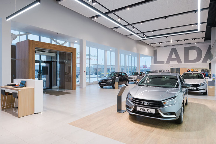 Автосалон LADA_1.jpg Автосалон LADA_1.jpg