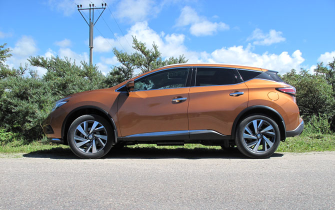 На два дня мне достался Nissan Murano с 3,5-литровым двигателем V6 в полной комплектации TOP... _вид-сбоку.jpg