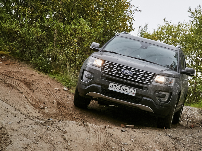 Внедорожник Ford борется с косогором ___косогор-чёрный.jpg