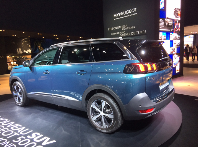 Peugeot 5008... Peugeot_5008.jpg