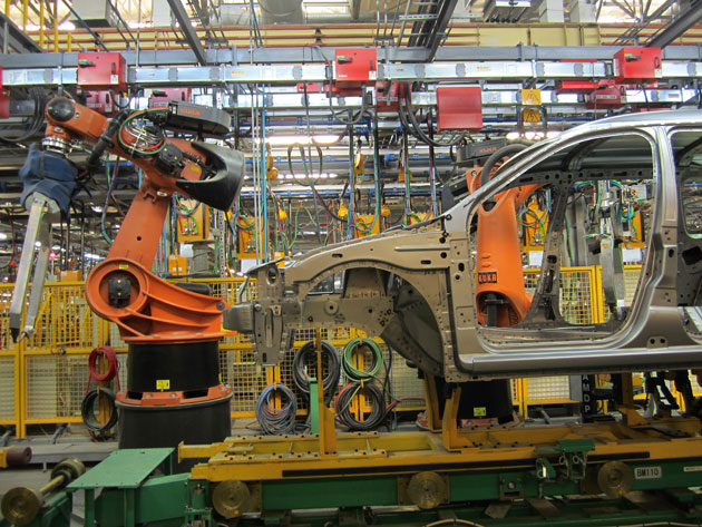 LADA_Largus_kuzov_robot.jpg LADA_Largus_kuzov_robot.jpg