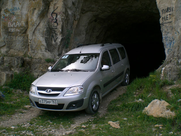 LADA_Granta_TD_cave1.jpg
