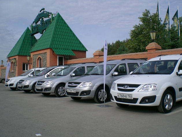 LADA_Largus_TD_RusHun.jpg