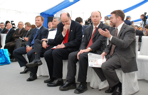 GM_AVTOVAZ_01.jpg GM_AVTOVAZ_01.jpg