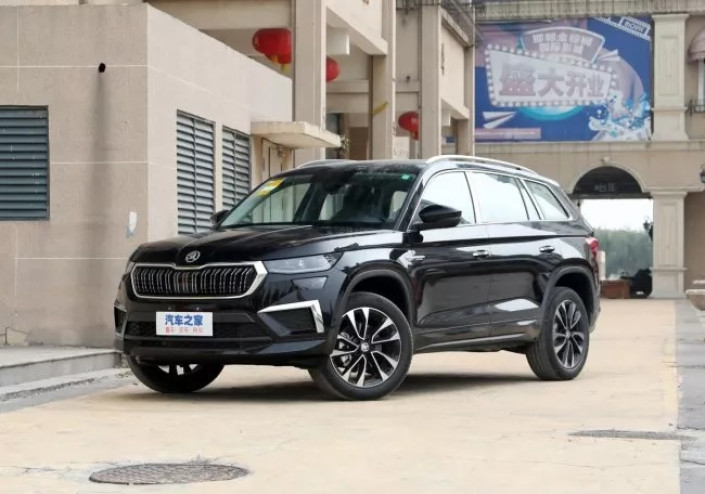 Дилеры начали привозить из Китая новые Skoda Kodiaq за 4,4 млн рублей