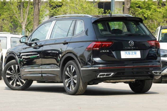 До России добрался семиместный Volkswagen Tiguan за 5 млн рублей
