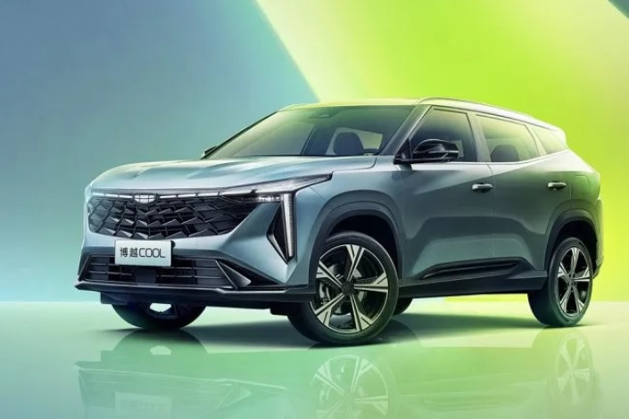 Дилеры привезли кроссовер Geely Boyue Cool за 2,9 млн рублей