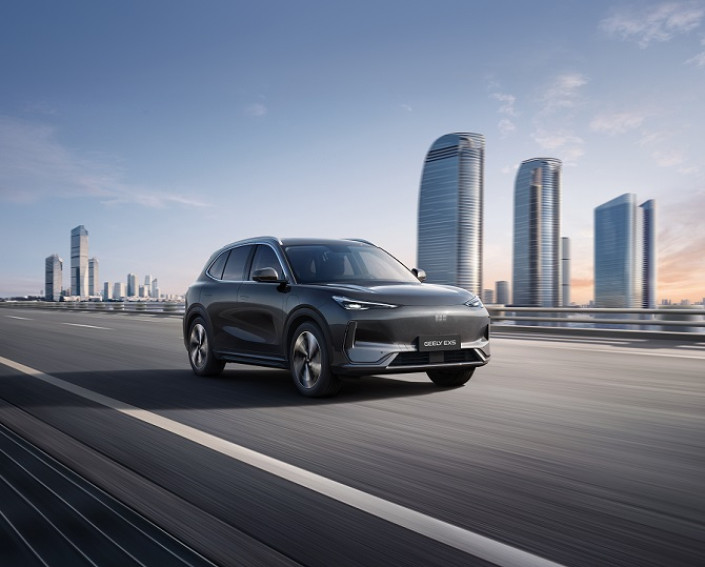 В России стартовали продажи нового электрокроссовера Geely EX5 с ценой более 4 млн рублей