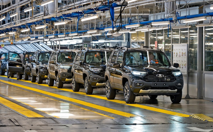 В продажу поступила лимитированная версия внедорожника LADA Niva Travel