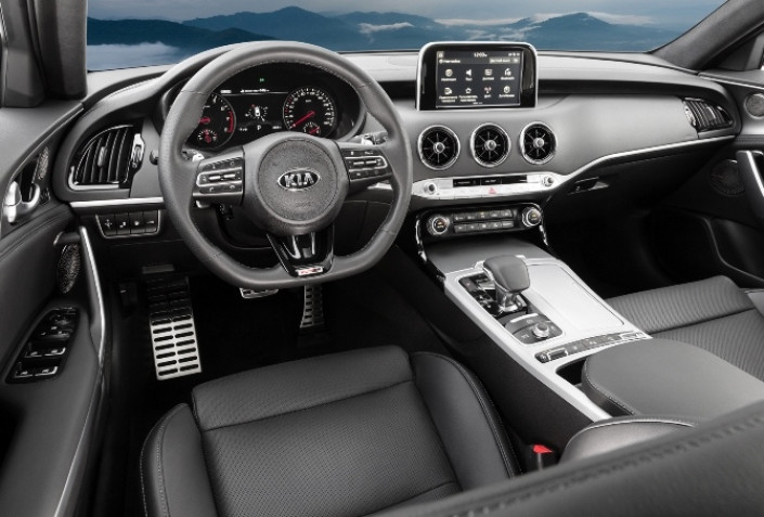Игорь Моржаретто: KIA Stinger – первый раз в высший класс!