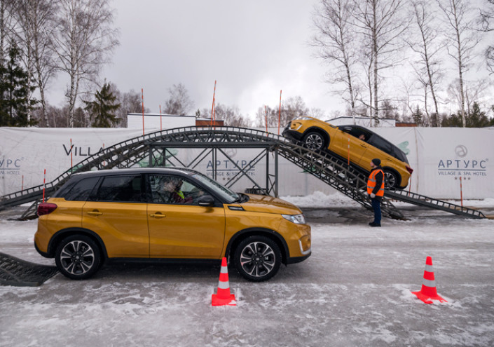 Антон Чуйкин: Suzuki Vitara - игры на природе