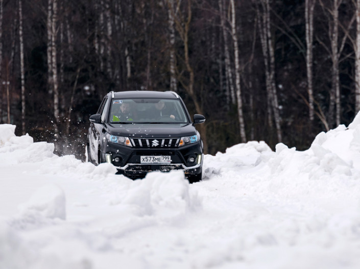 Антон Чуйкин: Suzuki Vitara - игры на природе