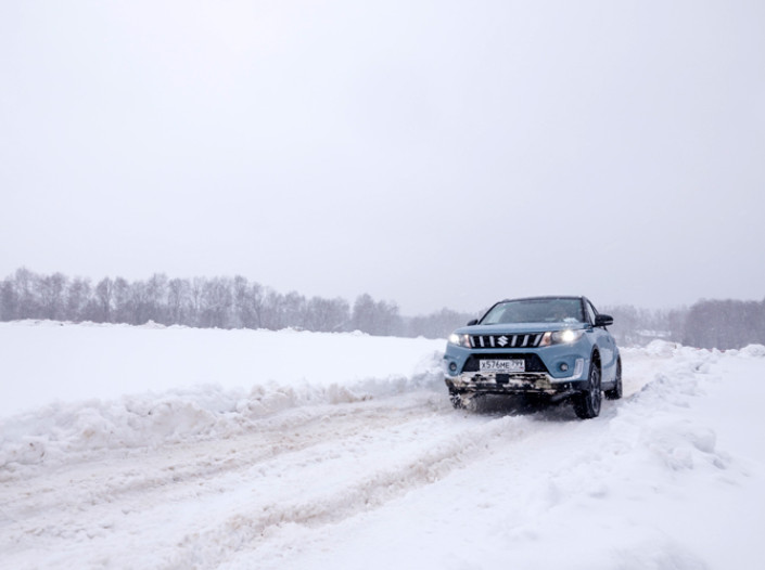 Антон Чуйкин: Suzuki Vitara - игры на природе