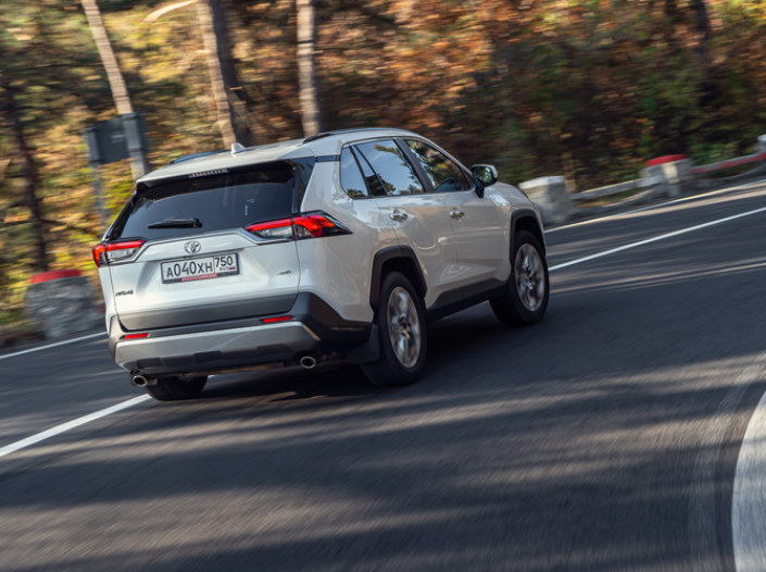 Тест-Драйв 7D: Тoyota RAV4