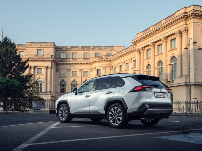 Тест-Драйв 7D: Тoyota RAV4