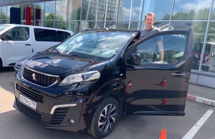 Сергей Целиков: Peugeot Traveller – большой автомобиль для больших путешествий