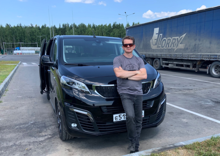 Сергей Целиков: Peugeot Traveller – большой автомобиль для больших путешествий