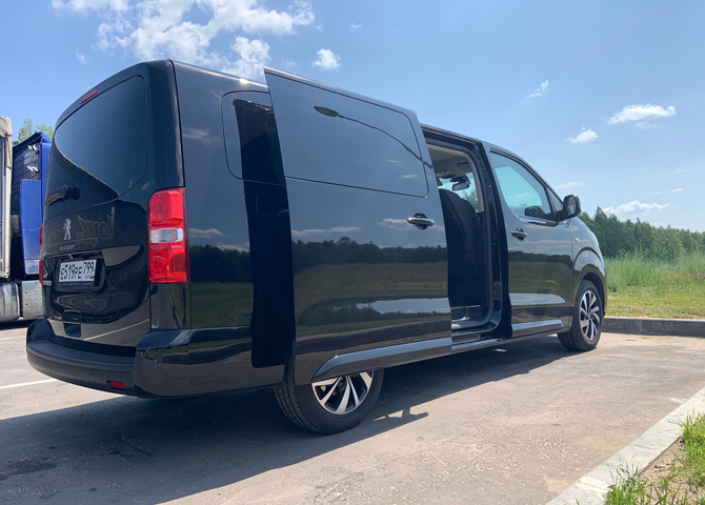 Сергей Целиков: Peugeot Traveller – большой автомобиль для больших путешествий