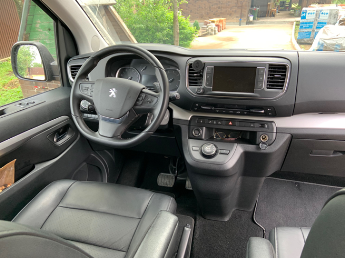 Сергей Целиков: Peugeot Traveller – большой автомобиль для больших путешествий