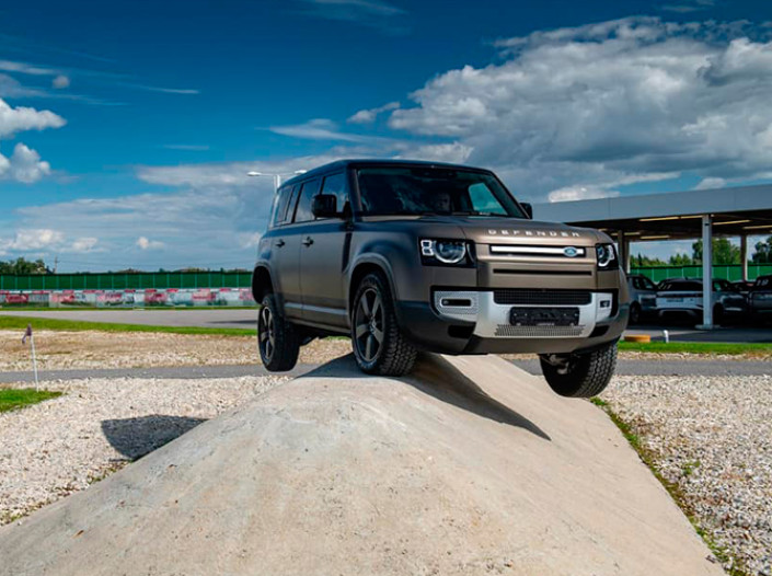 Сергей Целиков: Land Rover Defender – новый, другой, крутой