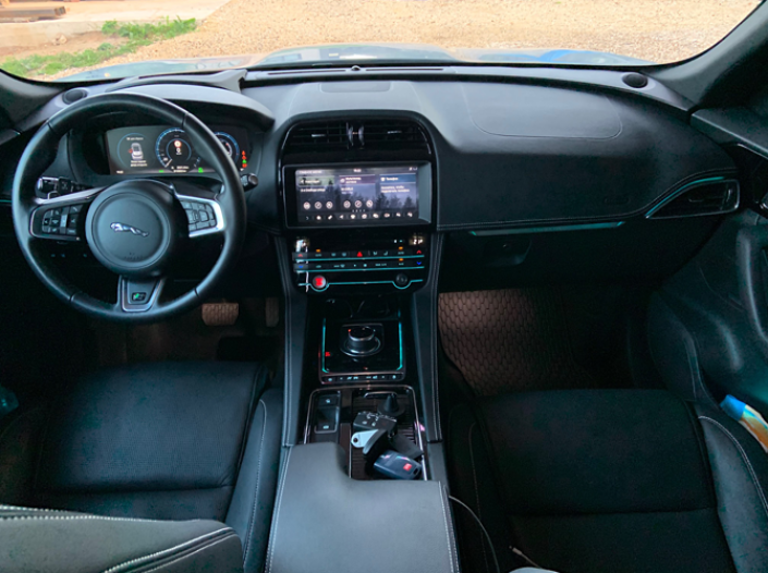 Сергей Целиков: Jaguar F-Pace - в темпе кошачьего вальса…