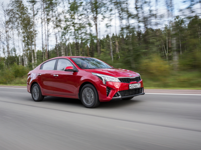 Игорь Моржаретто: KIA Rio - от дисплея до камина