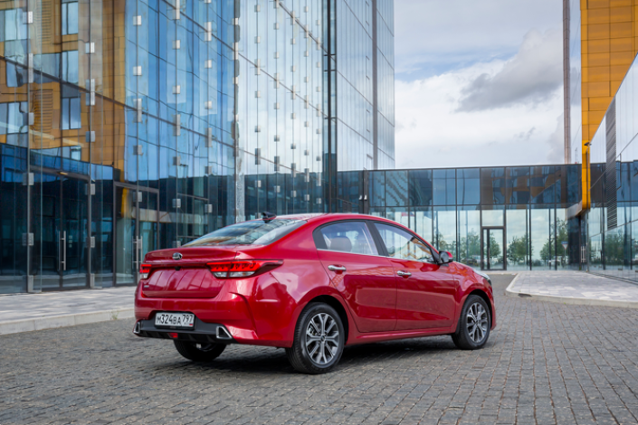 Игорь Моржаретто: KIA Rio - от дисплея до камина