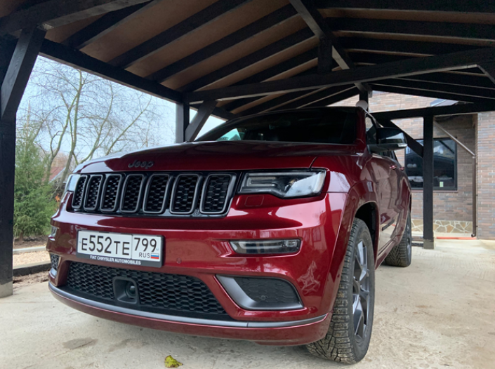 Сергей Целиков: Jeep Grand Cherokee - американский вседорожник с премиальным немецким акцентом