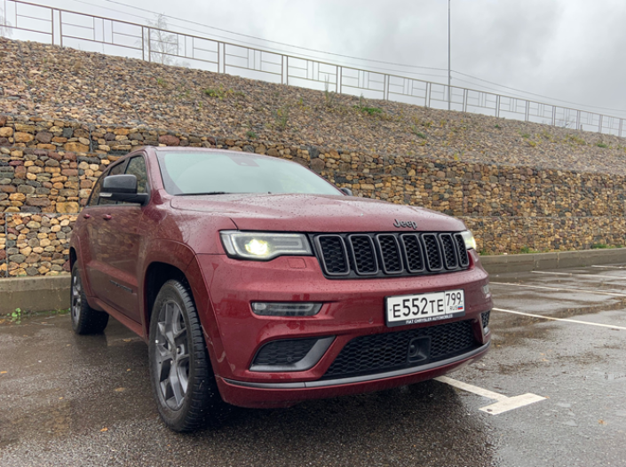 Сергей Целиков: Jeep Grand Cherokee - американский вседорожник с премиальным немецким акцентом