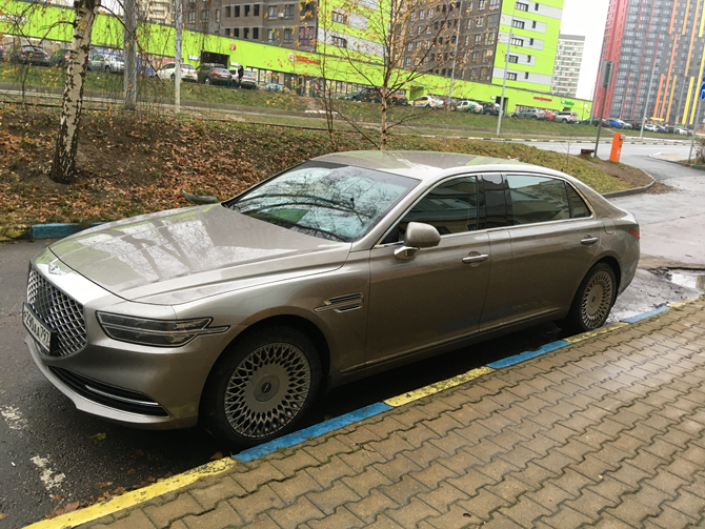 Антон Чуйкин: Genesis G90L - фуражки не найдется?