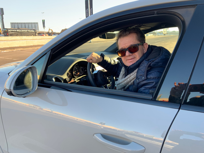 Сергей Целиков: Porsche Cayenne Coupe - есть ли жизнь после BMW головного мозга?