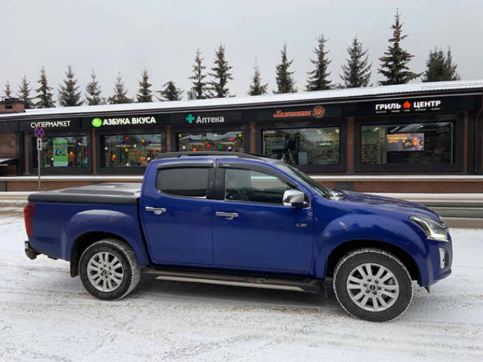 Сергей Целиков: пикап ISUZU D-Max - рычит как трактор, рвется в путь…
