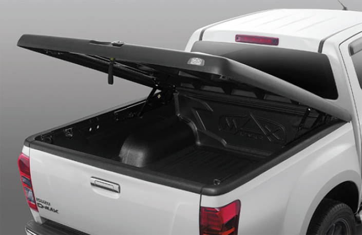 Сергей Целиков: пикап ISUZU D-Max - рычит как трактор, рвется в путь…