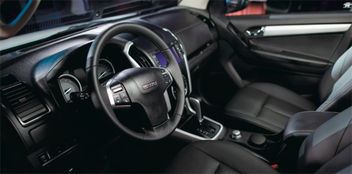 Сергей Целиков: пикап ISUZU D-Max - рычит как трактор, рвется в путь…