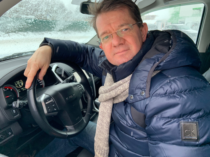 Сергей Целиков: пикап ISUZU D-Max - рычит как трактор, рвется в путь…