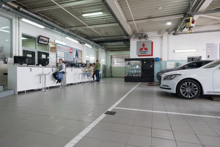 Где российские автовладельцы обслуживают свои машины, пока они еще на гарантии?