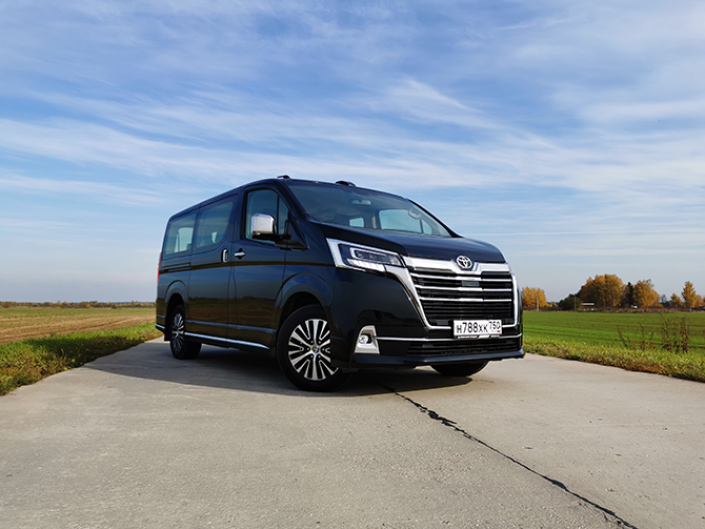 Игорь Моржаретто: Toyota Hiace VIP - без шуток про маршрутку