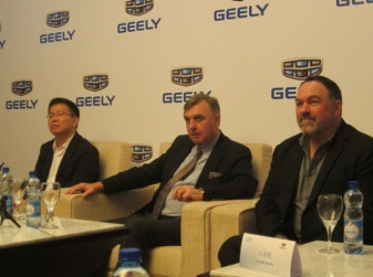 Питер Хорбери, Хуан Нинг, Гай Бергойн – дизайнеры Geely («АВТОСТАТ»)