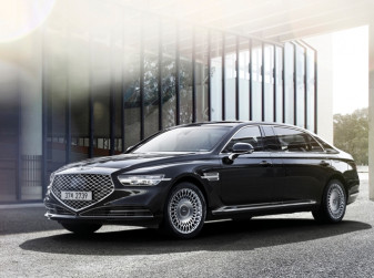 Антон Чуйкин: Genesis G90L - фуражки не найдется?