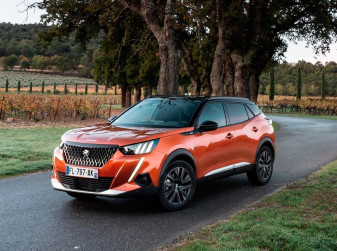 Кроссовер Peugeot 2008 появился у российских дилеров