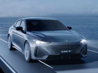 В России стартуют продажи нового лифтбека Changan UNI-V