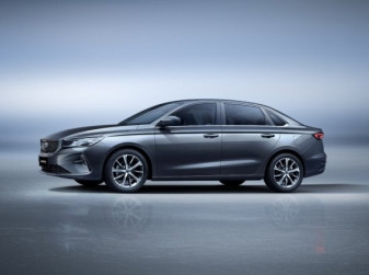 Седан Geely Emgrand 7 добрался до России за 2,2 млн рублей