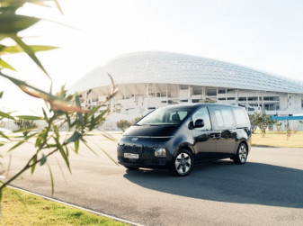 У российских дилеров появились новые минивэны Hyundai Staria