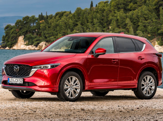 У российских дилеров появились новые кроссоверы Mazda CX-5