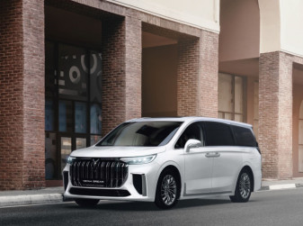 В России начались продажи электрического минивэна Voyah Dream EV