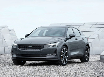 Дилеры привезли электрический лифтбек Polestar 2 за 4,29 млн рублей