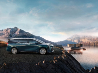 Дилеры привезли минивэн Buick GL8 по цене от 9,5 млн рублей